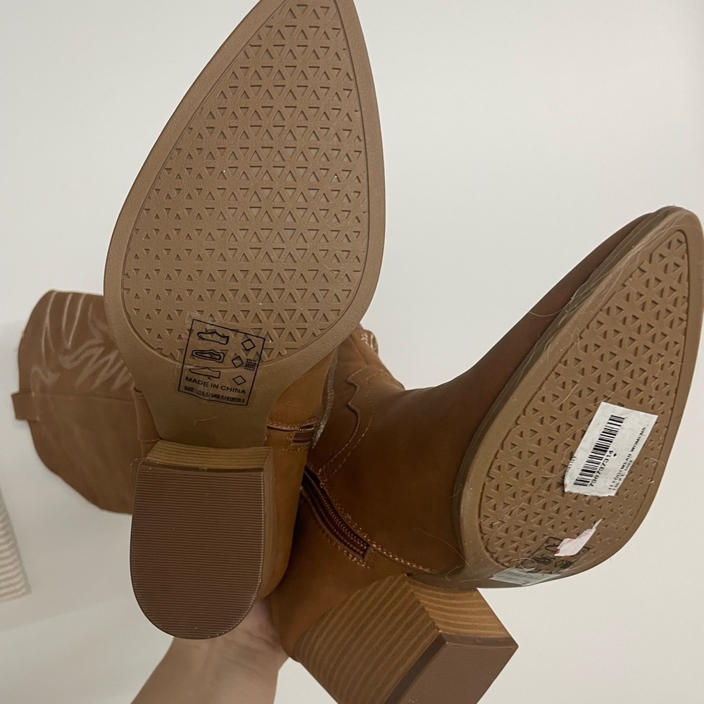 Qupid Tan Heeled Knee-High Boots - Picture 4 of 6